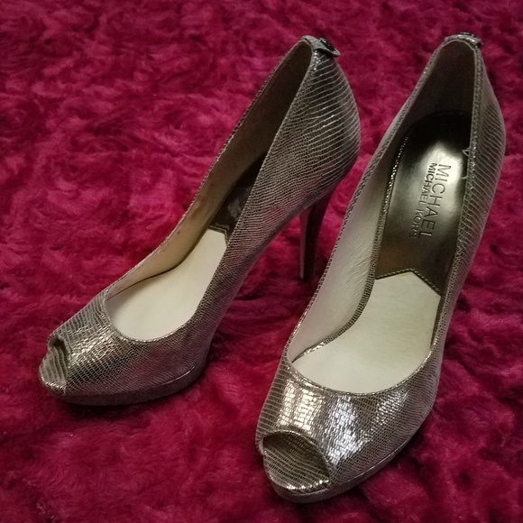 MICHAEL KORS METALLIC PEEP TOE STILETTO PUMPS - Picture 3 of 8